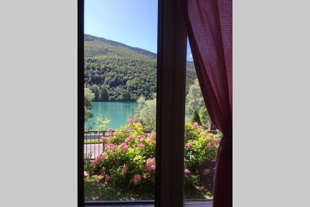 Casa A Schiera Fronte Lago Con Giardino Barcis Zewnętrze zdjęcie