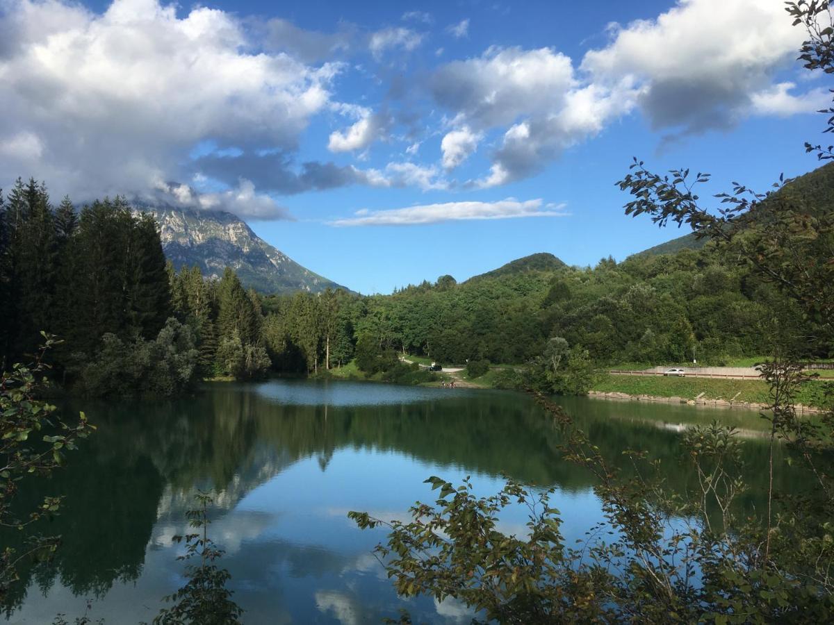 Casa A Schiera Fronte Lago Con Giardino Barcis Zewnętrze zdjęcie