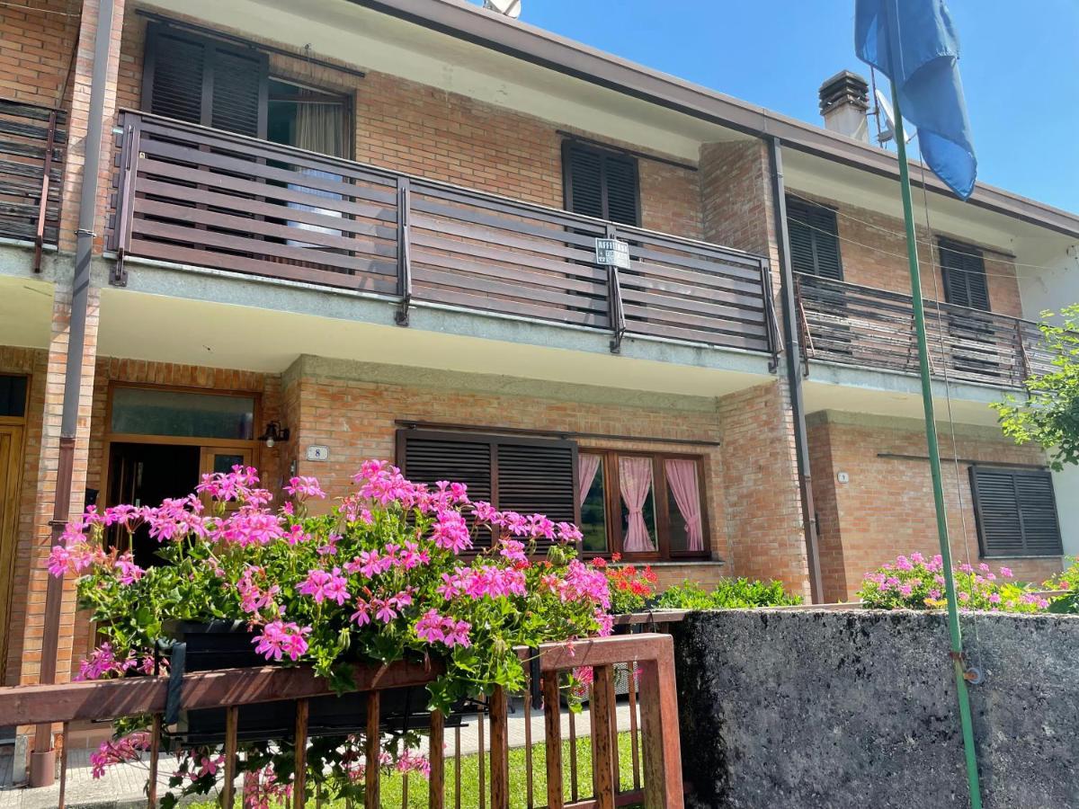 Casa A Schiera Fronte Lago Con Giardino Barcis Zewnętrze zdjęcie